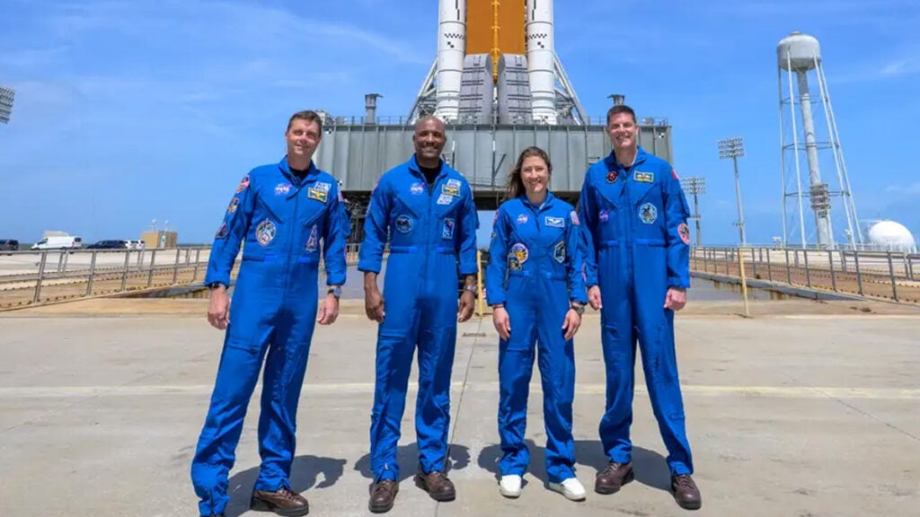 Astronot Artemis II Microsoft Outlook