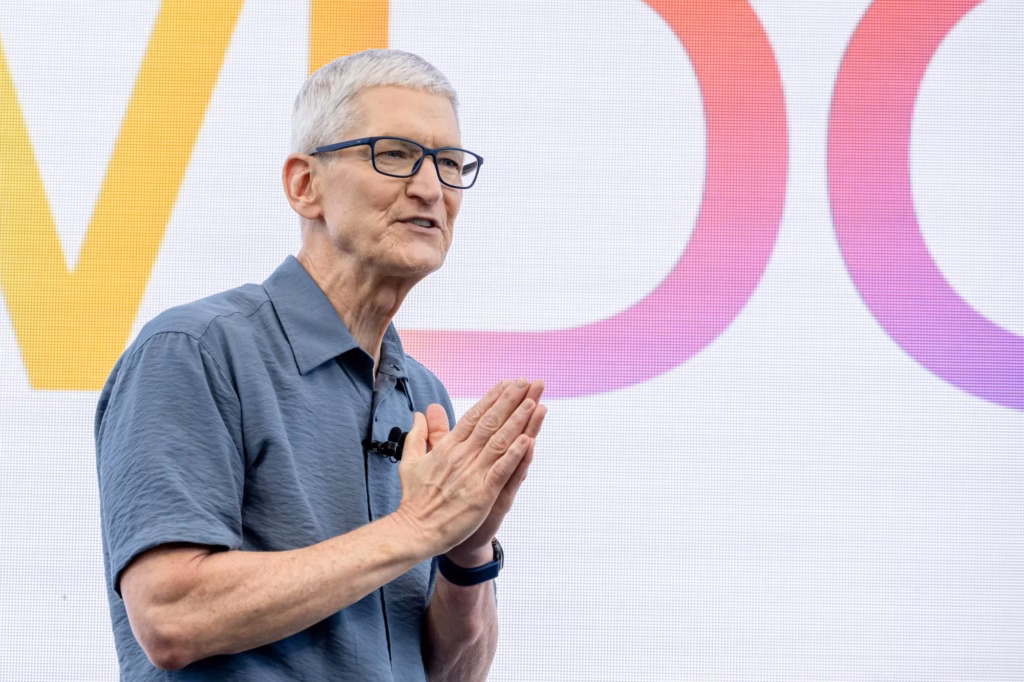 CEO Apple Tim Cook Ungkap Terpaksa Naikkan Harga Produk 3 ceo apple tim cook