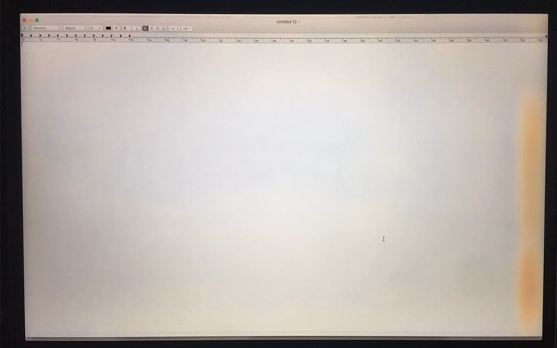 Suhu Terlalu Panas, Prosesor M5 Max Bikin Layar MacBook Pro Ini Rusak 4 Discoloration Macbook M5 2026